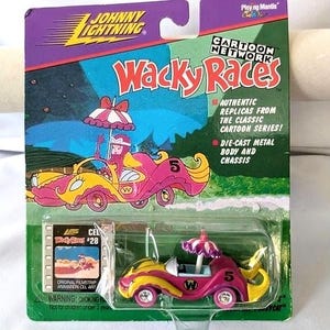 Johnny Lightning Wacky Races Penelope PItstop&#39;s Pussycat Diecast Car Vintage