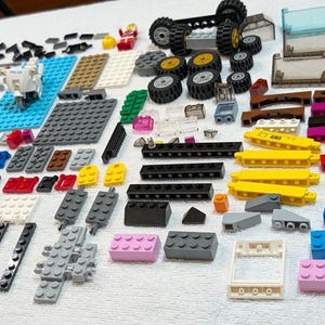 LEGO Lot of 250 Mixed Sizes and Mixed Colors Straight Long Bricks Assorted Vintage