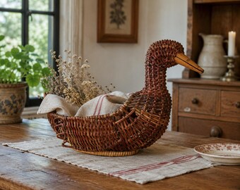 Vintage Wicker Duck Basket, Woven Goose Basket, Folk Art Bird Decor, Rustic Cottage Basket, Primitive Farmhouse Decor