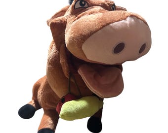 Peluche de Pumbaa de El Rey León de Disney con un insecto en la boca, 38 cm, NUEVO.