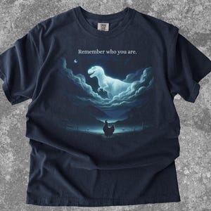 Kom ihåg vem du är i komfortfärger, rolig evolution-skämt, meme-skjorta, kycklingdinosaurie-tröja