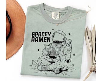 Camiseta divertida de astronauta de ramen, camiseta de ramen espacial con colores cómodos, regalo para amantes de los fideos