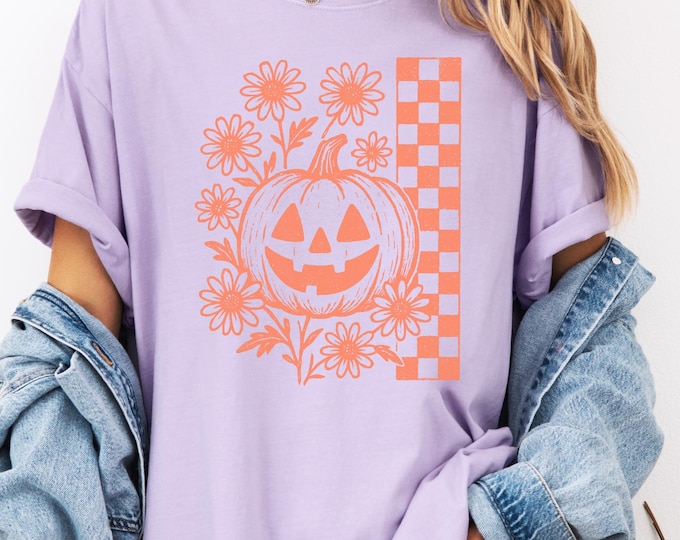 Checkered Pumpkin Happy Face Shirt, Cute Retro Pumpkin Shirt, Autumn Vibe Tee, Halloween Season, Comfort Colors Graphic Tee, Sunflower Shirt