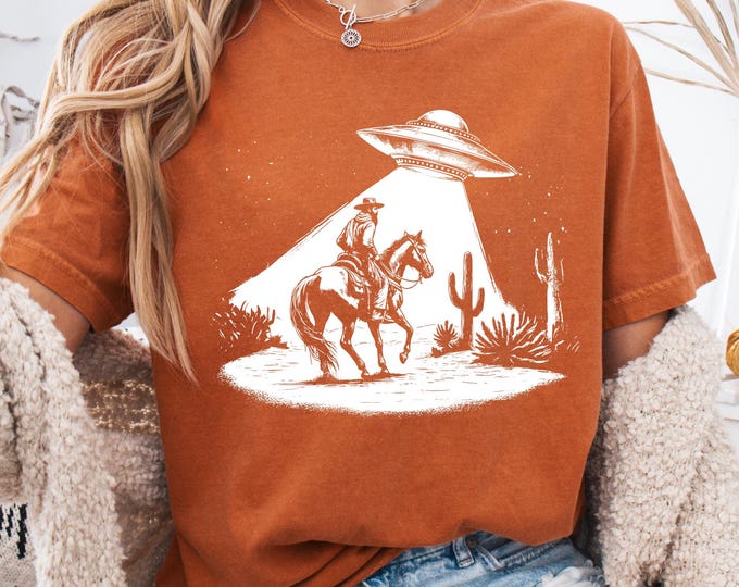 Howdy Western Cowboy UFO Tshirt, Vintage Cowboy Alien T-shirt, Vintage 90s Shirt, Washed Shirt, Vintage Distressed Shirts, Vintage Alien