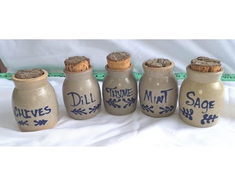 Conjunto de 5 potes de especiarias em cerâmica azul cobalto, vintage de 1992, da Beaumont Bros Pottery.