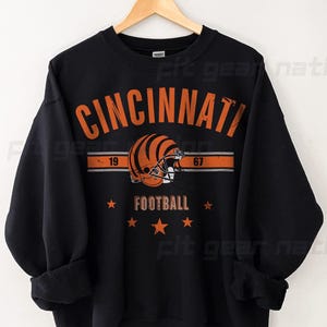 Vintage Cincinnati Bengals Sweatshirt – Retro NFL Game Day Crewneck, Perfect Unisex Gift for Bengals Fans