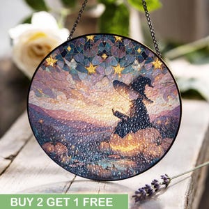 Häxläsningsbok solfångare, Halloweenpumpa fönsterhängande, Cottagecore dekor väggkonst, himmelsk bokälskare gåva, magisk häxhobby