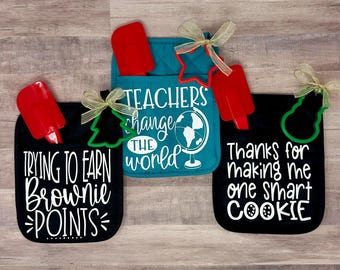 Teacher Appreciation Oven Mitt Gift Set, Oven Mitt Christmas Gift with Sweet Teacher Saying and Baking Tools, TEA