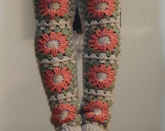 Calentadores de piernas cuadrados de abuela con flores de ganchillo