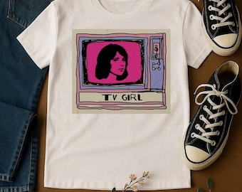 TV Girl Graphic Tee: Unisex Softstyle T-Shirt, Retro-Design