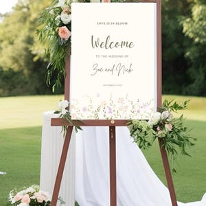 Editable Love is in Bloom wedding welcome sign. garden wedding. flower wedding sign. simple wedding sign. welcome wedding sign