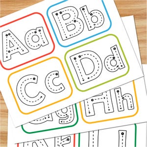 Puede incluir: Tarjetas educativas del alfabeto con letras may&uacute;sculas y min&uacute;sculas de la A a la L. Cada letra est&aacute; delineada en negro con flechas direccionales y pasos numerados para trazar, dentro de bordes rectangulares redondeados de colores.