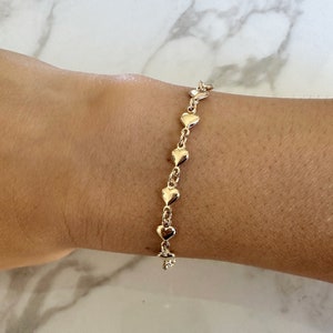 18k gold filled heart chain bracelet, dainty bracelet, gold layering bracelet