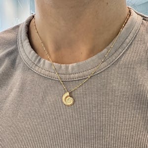 18k gold filled Small Sea Shell Necklace, Dainty Necklace, Sea Shell Jewelry, Beach