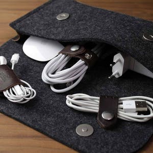 Cable organizer set made of pure vegetable tanned italian leather gift idea image 4