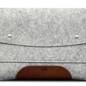 Pochette MacBook 14, accessoire de bureau minimaliste, manche ajustée, cadeau de Pâques 100 % feutre de laine, idée cadeau en cuir au tannage végétal image 4