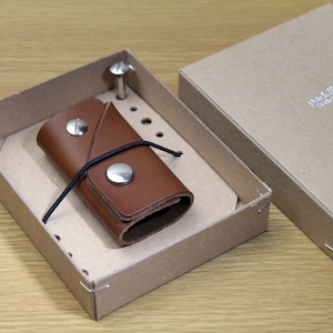 Étui à clés, porte-clés en cuir, organisateur de porte-clés en cuir marron clair tanné 100 % végétal pour un maximum de 5 clés, cadeau d'halloween