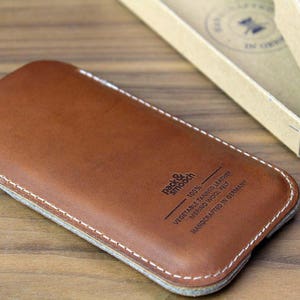 iPhone SE 2020-2022 / 8 / 7 case, iPhone 6s case KIRKBY 100% wool felt, pure vegetable tanned leather image 5