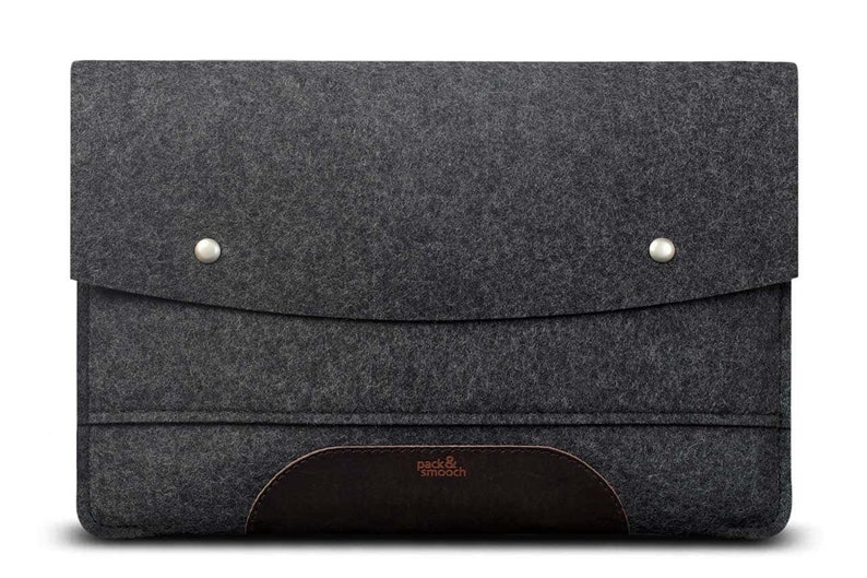 Étui pour MacBook Pro 13, sac pour MacBook Pro 13 2024 Étui pour MacBook M3 ajusté avec poche frontale, cadeau fait main, cuir tanné végétal image 1