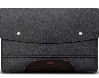 iPad Pro 12.9" sleeve case tailor made suit of 100% wool felt vegetable tanned leather from Italy Pack & Smooch gift idea
