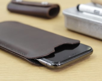 iPhone 11 / Xr case cover (narrow size!) - KINGSTON -  100 % wool felt, pure vegetable tanned leather sleeve