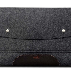 Pochette MacBook 14, accessoire de bureau minimaliste, manche ajustée, cadeau de Pâques 100 % feutre de laine, idée cadeau en cuir au tannage végétal image 2