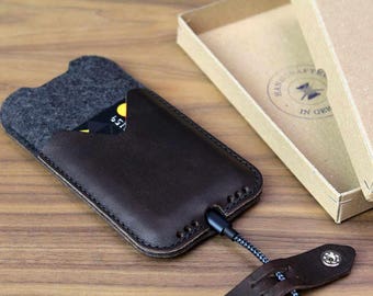 iPhone 15 / 14 / 13 / 12 / PRO phone case KIRKBY made of merino wool felt cover and vegetable tanned Italian leather Handmade gift