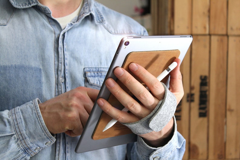 iPad stand and holder TABSTRAP, vegetable tanned leather, merino wool felt Handmade in Germany gift image 6