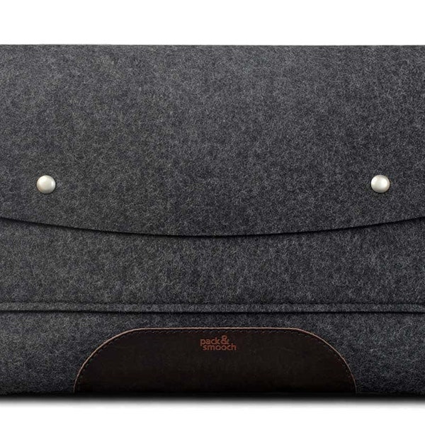 MacBook Air 15 (2023) case, sleeve MacBook Air 15 M2 bag, minimalist tailor made suit of 100% wool felt, vegetable tanned leather easter