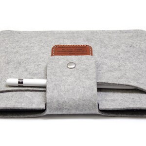 iPad mini 6 case , felt case, build in pen holder made of 100% wool felt handmade gift image 5