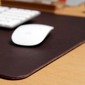 Desk pad, leather pad, desk mat, easter gift, leather mouse pad with natural rubber anti-slip backing handmade gift imagem 3