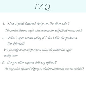 Op de afbeelding: Een lichtblauwe achtergrond met het woord "FAQ" in elegant schrift. Hieronder behandelen drie vragen maatwerk, retourzendingen en expresverzending. De antwoorden worden gegeven in een duidelijk, gemakkelijk te lezen lettertype.