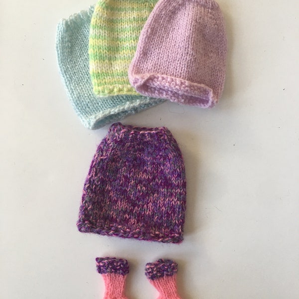 Doll Clothes hand knit 6 pieces includes 4  sweater skirts and 1 pair of matching booties  Barbie clothes ensemble  mix  match set