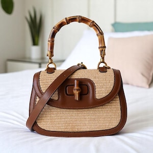 Gewebte Rattan Umhängetasche mit Bambusgriff | Boho Chic Stroh Geldbörse mit Lederbesatz | Sommer-Frauen-Handtasche | Vintage Style Schultertasche