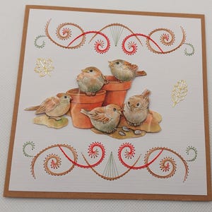 Handgefertigte Grußkarte mit Stickerei und einem 3D Bild. Komplett mit Briefumschlag. Größe der Karte beträgt 13,5 x 13,5 cm.