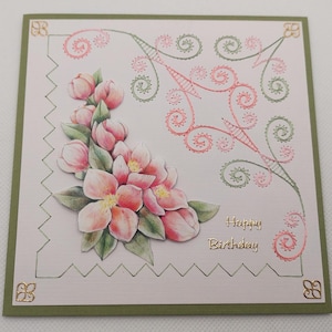 Handgefertigte Grußkarte mit Stickerei und einem 3D Bild. Komplett mit Briefumschlag. Größe der Karte beträgt 13,5 x 13,5 cm.