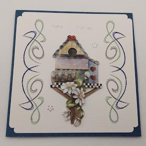 Handgefertigte Grußkarte mit Stickerei und einem 3D Bild. Komplett mit Briefumschlag. Größe der Karte beträgt 13,5 x 13,5 cm.