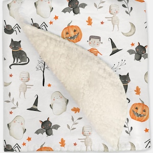 50% PRICE - FINALE SALE Baby Blanket personalized with the name Ki, Halloween Blanket, Halloween Baby Gift, Sherpa, Ghost Spider Pumpkin Bat