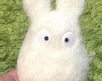 1980 Adorable Medium Totoro Plush from the popular Japanese anime Studio Ghibli’s My Neighbor Totoro. Perfect for collectors and fans Ghibli