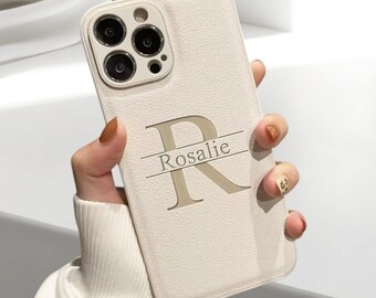 Coque de portable personnalisée avec nom | Coque de téléphone personnalisée en cuir végétalien avec lettres en relief pour iPhone