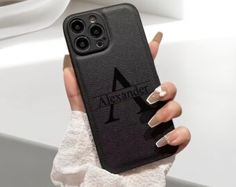 Coque de portable personnalisée avec nom | Coque de téléphone personnalisée en cuir végétalien avec lettres en relief pour iPhone