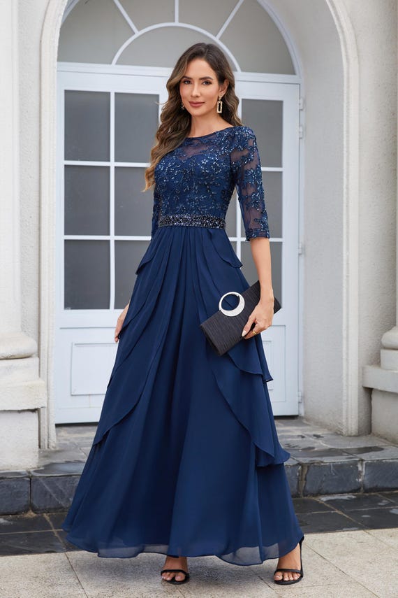 old fashioned lace dresses Vintage Lace Sleeveless Mermaid Fall Wedding Gown