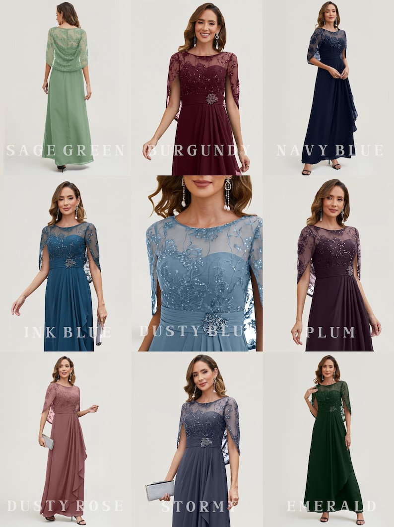 Op de afbeelding: Een verzameling elegante formele jurken in verschillende kleuren, waaronder saliegroen, bordeauxrood en marineblauw. Elke jurk heeft een gedetailleerd lijfje en een zwierige rok, met doorschijnende cape-mouwen. De tekst geeft de kleur aan.