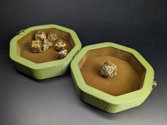 Small Premium Clamshell Dice Tray Case - Hand-felted Compact DnD Dice Storage Box with Felt Lining - Travel Dice Tray with Lid