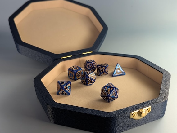 Large Clamshell Dice Tray Case - Spacious DnD Dice Storage Box with Felt Lining - Dice Rolling Tray with Lid
