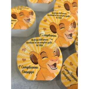 Profumatore in gesso Personalizzato a tema SIMBA RE LEONE - modello ritorno 6,5 cm