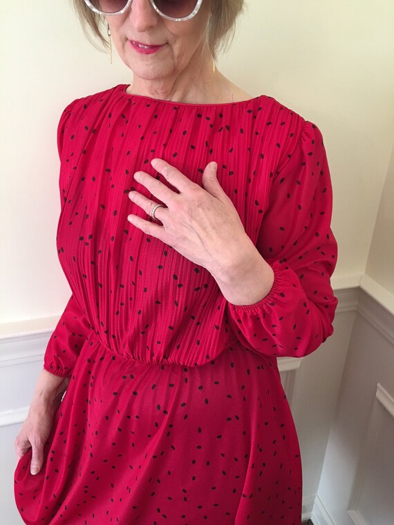 lou red dress