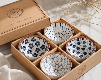 Japanse keramische komset, bloemen dipschalen, leuk Japans servies cadeau, minimalistische serveerschaalset, sushisausschalen, housewarming