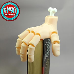 Halloween Severed Hand Prop, Funny Creepy Decor, Fake Hand with Bone, Spooky Halloween Table Prop, Cartoon Bone Stump with Movable Fingers,