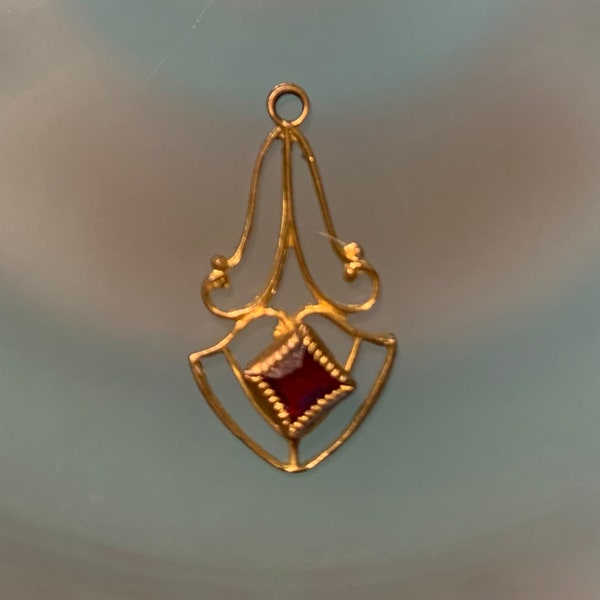 Dainty Lavaliere Pendant